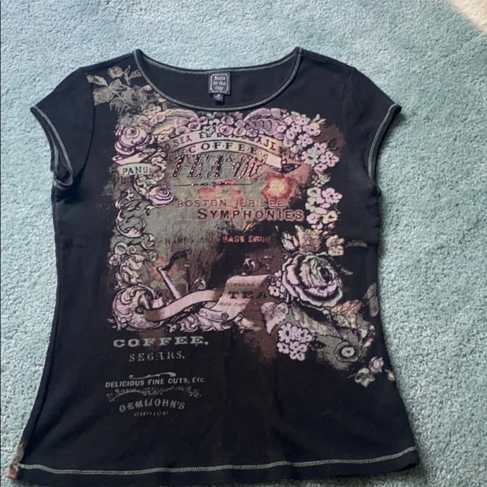 Susie in the city tee